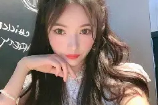 孟美岐“每天只睡半小时”人设翻车？深扒内娱明星的“努力陷阱”与舆论围剿