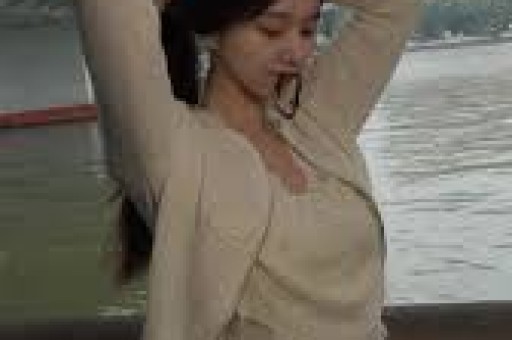 脑瘫女诗人余秀华：花15万休夫、追求男明星再嫁小男友却遭家暴